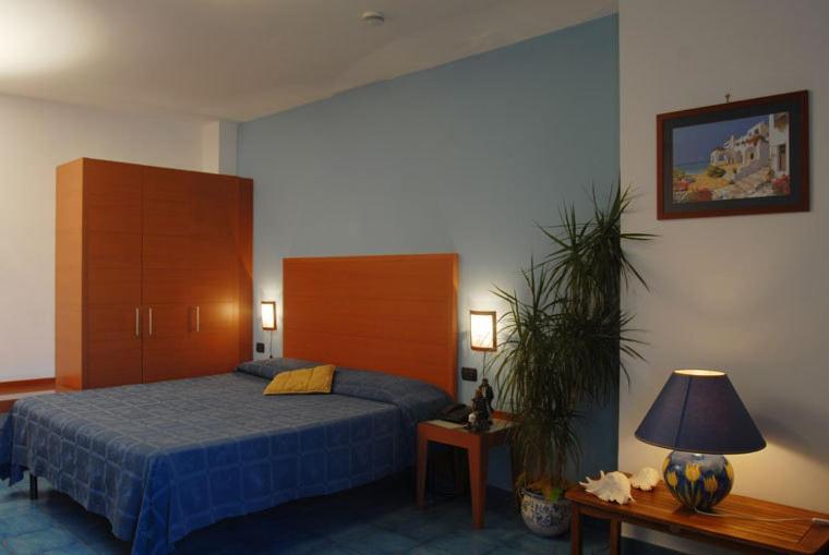 Triple Room,7071118:JPEG